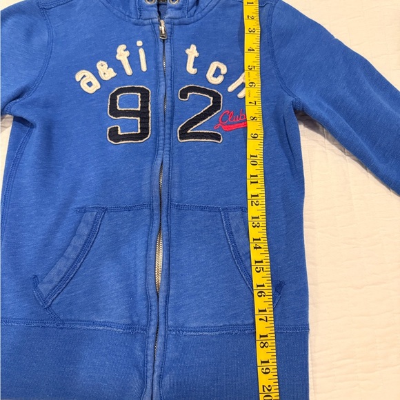 Vintage Abercrombie Kids Blue Zip-Up Hoodie with Logo - Picture 4 of 6